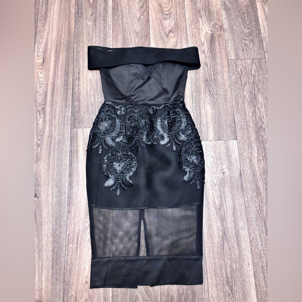 Gracia Black Embroidered Lace Applique Flower Mesh Midi Dress.